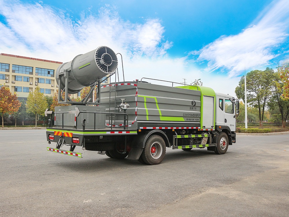 東風多利卡80米霧炮車