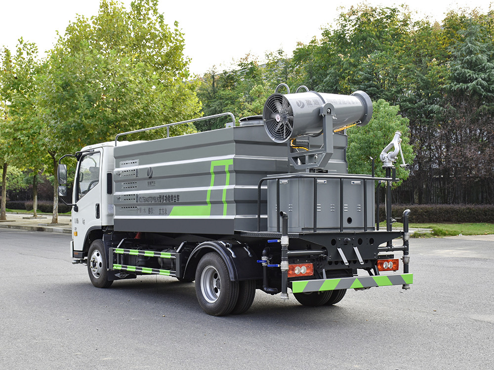 福田藍(lán)牌7方抑塵車(chē)